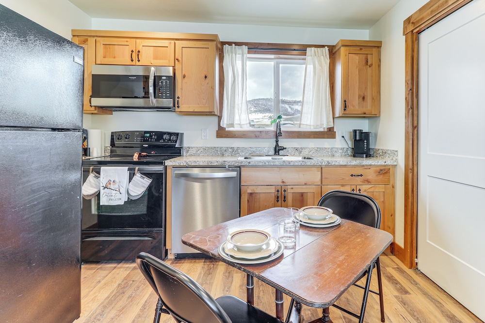 Starry Skies & Mtn Views: Family Retreat in Elmo