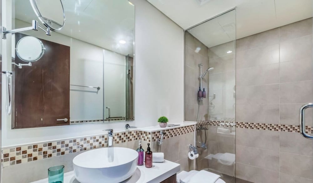 Waterfront 2BR w Canal View Near Burj Khalifa