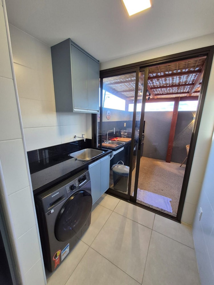 Apt in Condo w/ Pool 350m From the Beach Pll0004