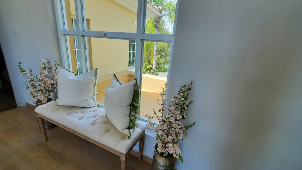 Luxury Home Spectacular Ocean Views Sensational Decor w Generator Sc53 view 4
