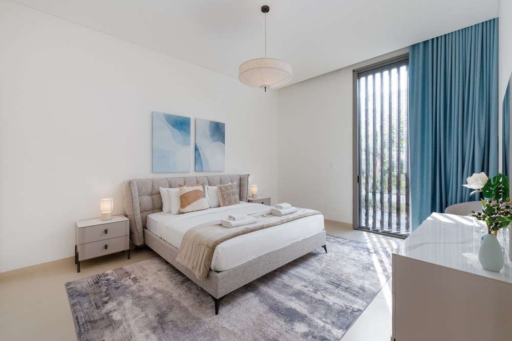 Luxe 4BR Villa Private Pool Beach Al Zorah
