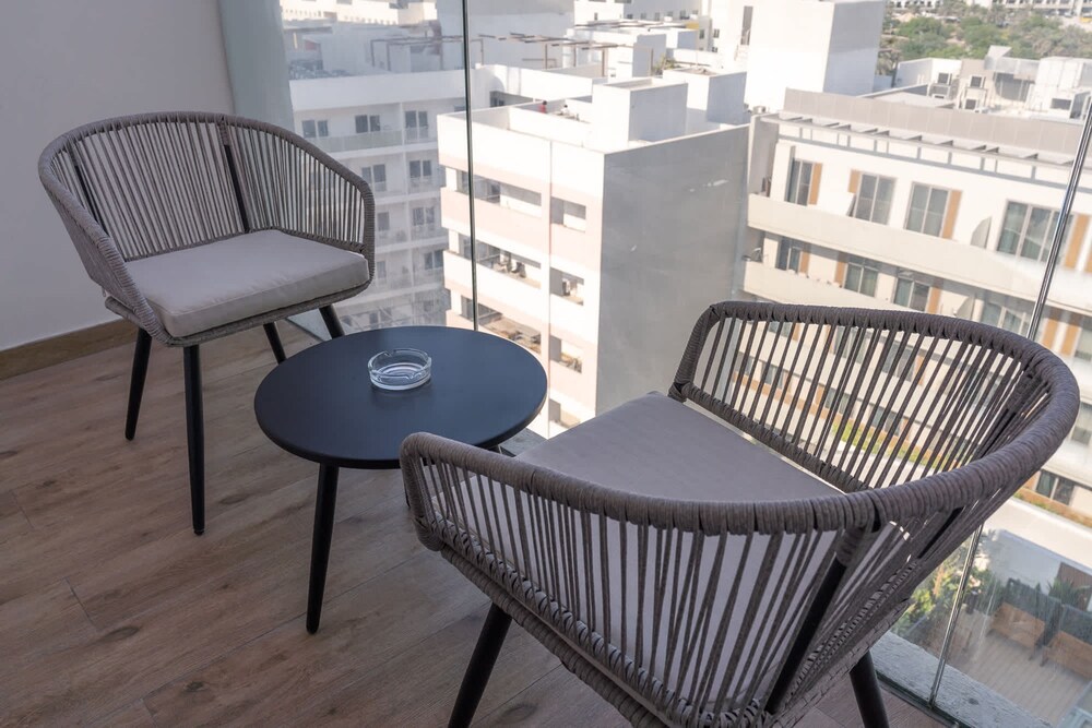 Chic Modern Studio Apartment for 2 in JVC