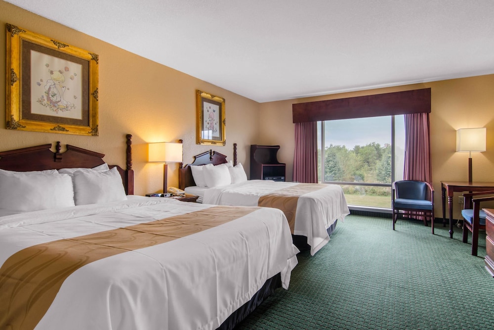 Quality Inn & Suites Carthage near Precious Moments Chapel