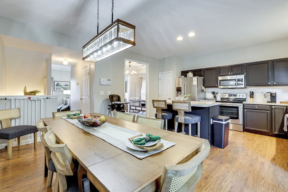 Playroom & Home Office: Family Retreat in Mauldin!
