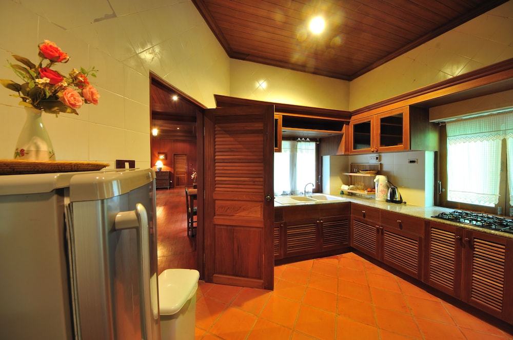 Baan Mai Beachfront Phuket Lone Island
