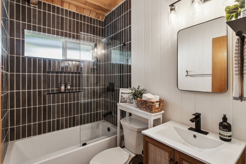The Volpe Den 3 Bedroom Cabin
