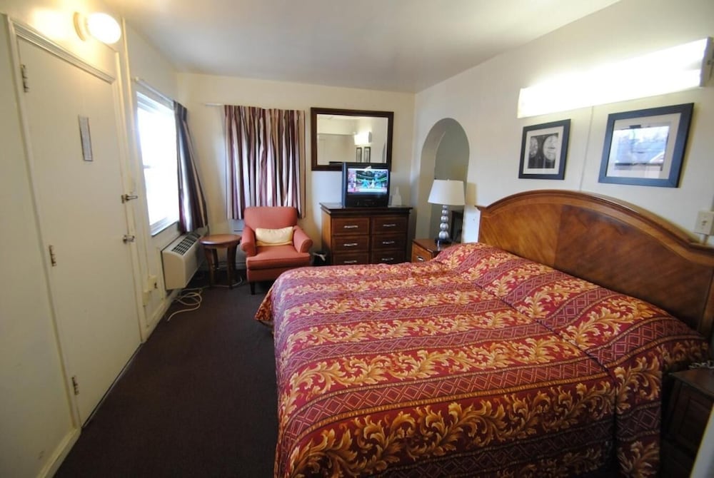 Lee High Inn