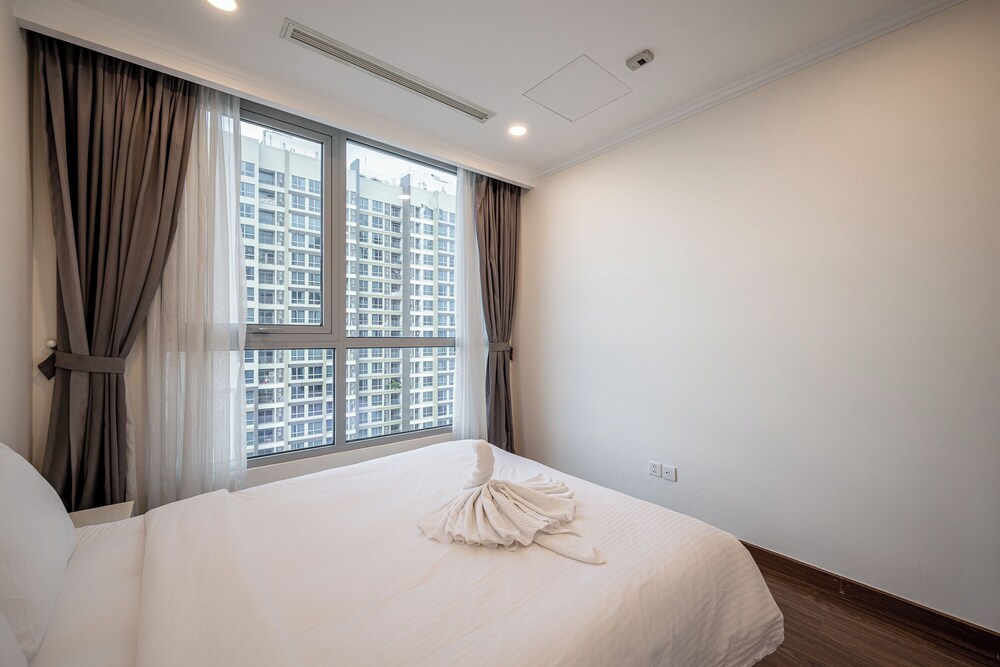 PD Pristine Apartment Landmark Plus