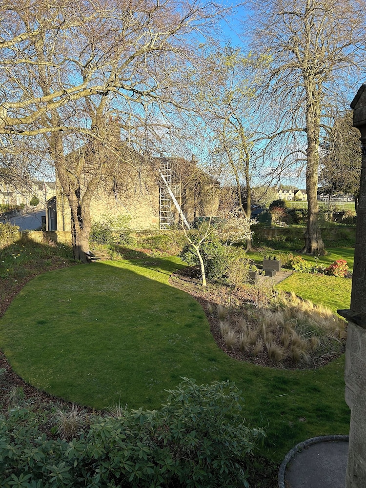 Glen Lyon Lodge Bed & Breakfast
