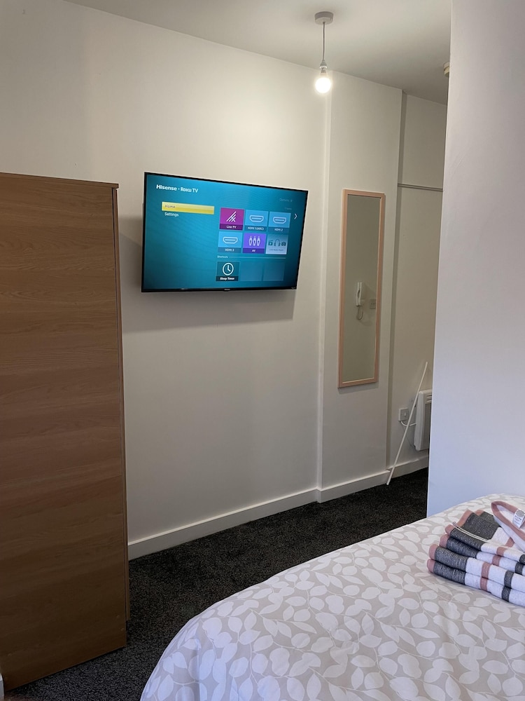 Bv Comfy Budget Studio At Quebec Street Bradford view 4