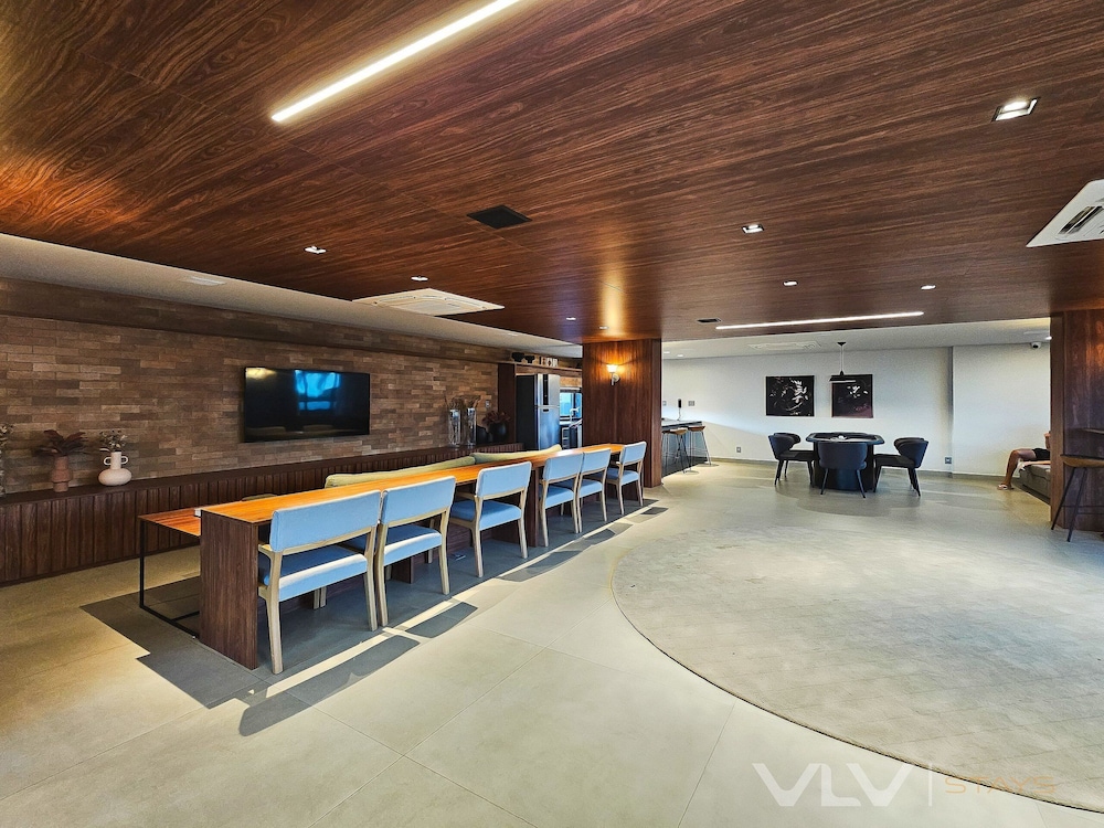 Art Studio by VLV Stays