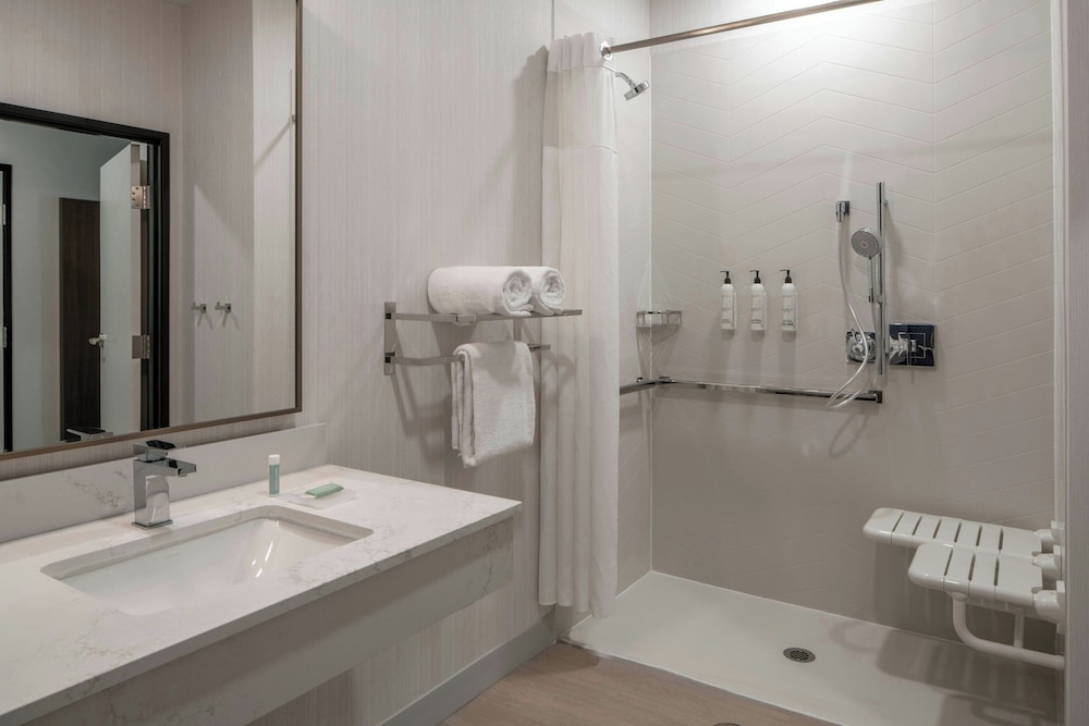 Fairfield By Marriott Inn & Suites Surprise Prasada