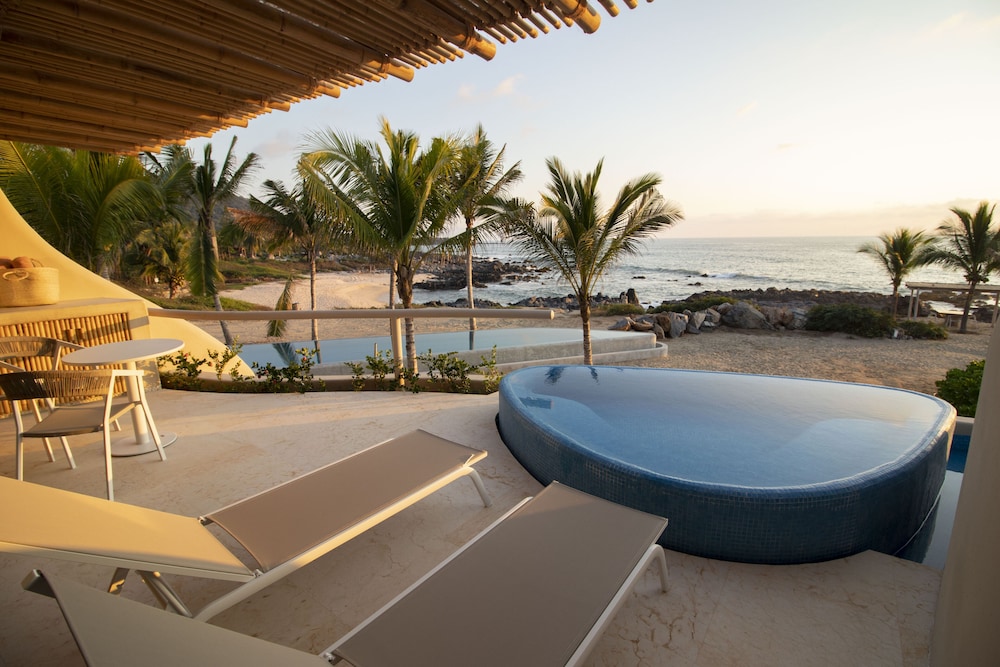 Punta Majahua Condos