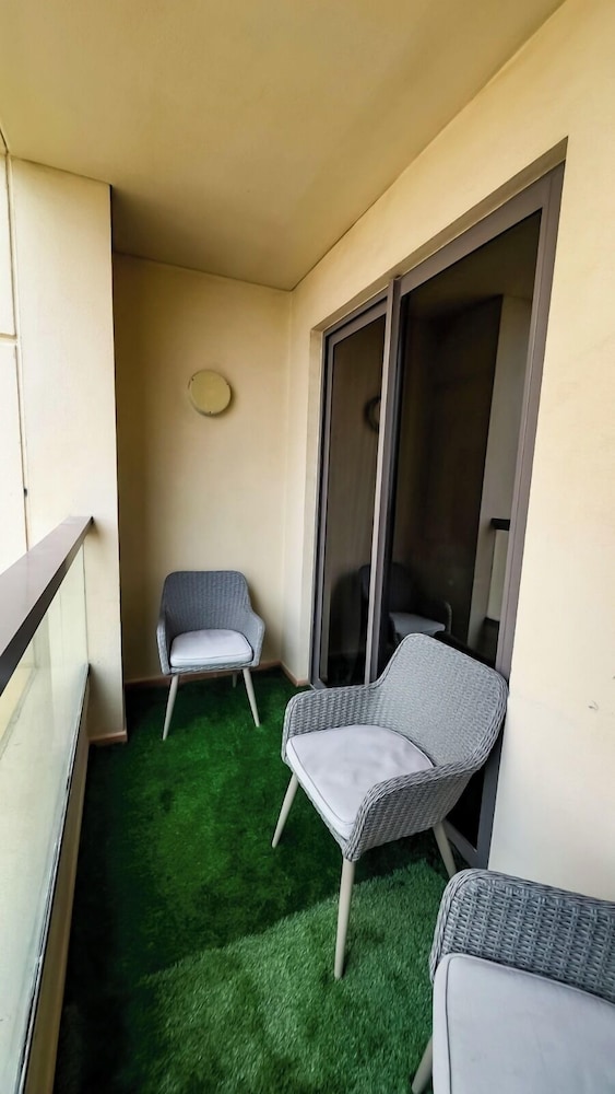 Sunny Side Luxé Hostel