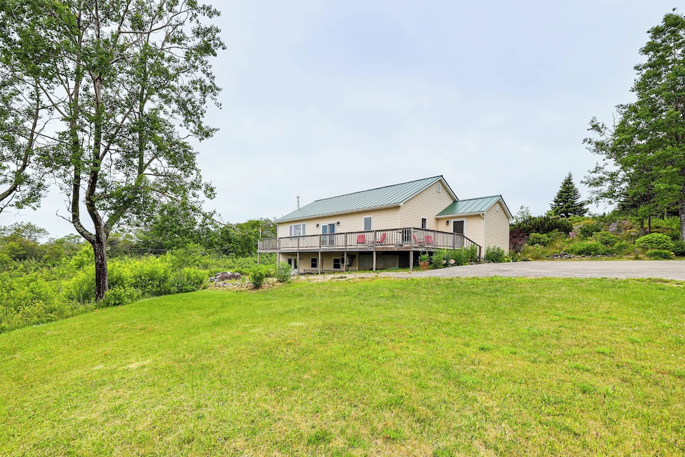 The Hideaway in Downeast Maine: Walk to Ocean