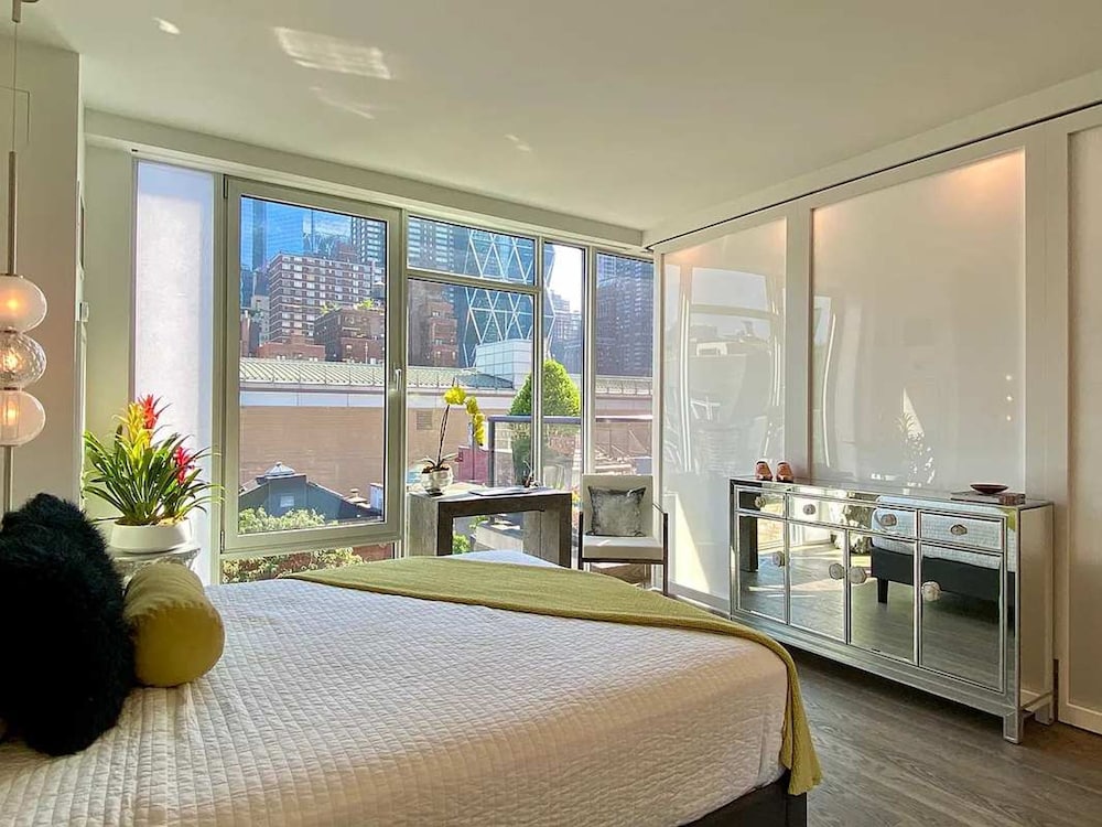Vesper Court by Rove Duplex PH w Hot Tub Roof