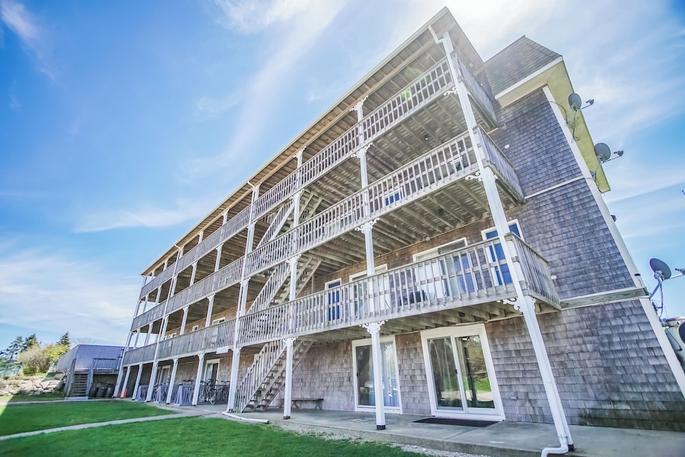 Neptune House Block Island Resort