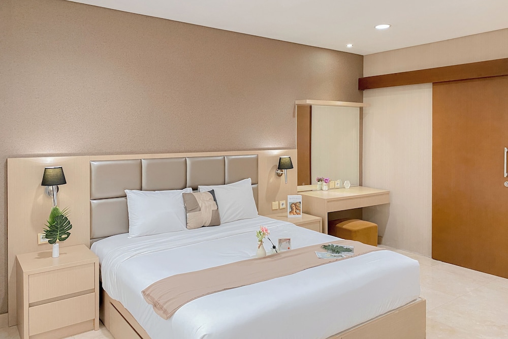 Spacious And Comfy 1Br At L'Avenue Pancoran Apartment