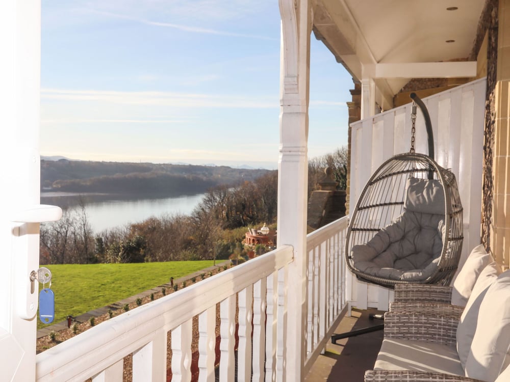 Bryn Mel Manor Straits View