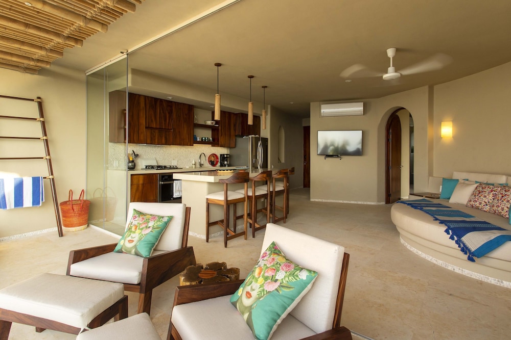 Punta Majahua Condos