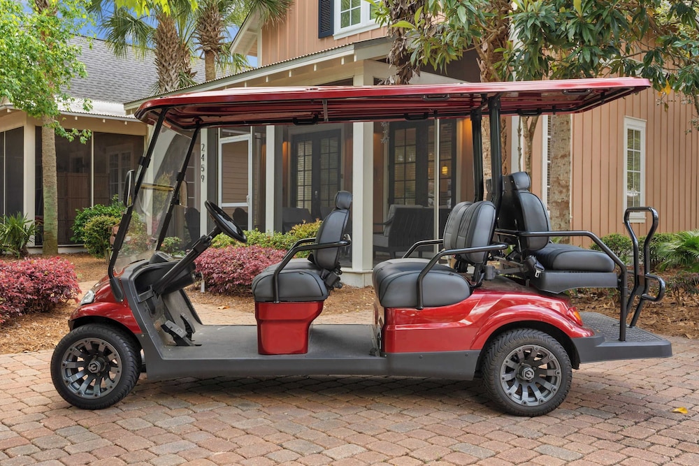 Golf Cart + Pool Access Near Baytowne & Beach Coral Starfish by Avantstay