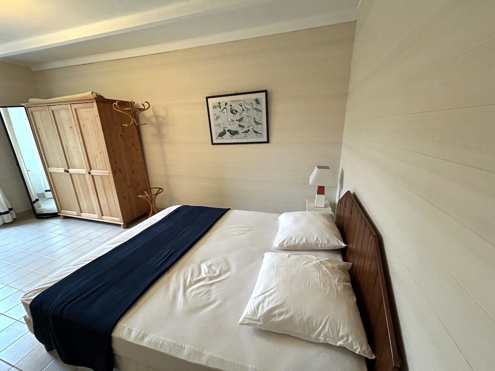 Charming Breton House Near Petit Havre Beach