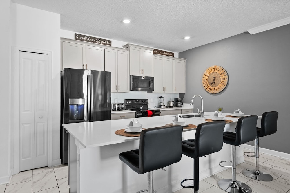 Stylish 4BR Home Near Disney With Themed Rooms