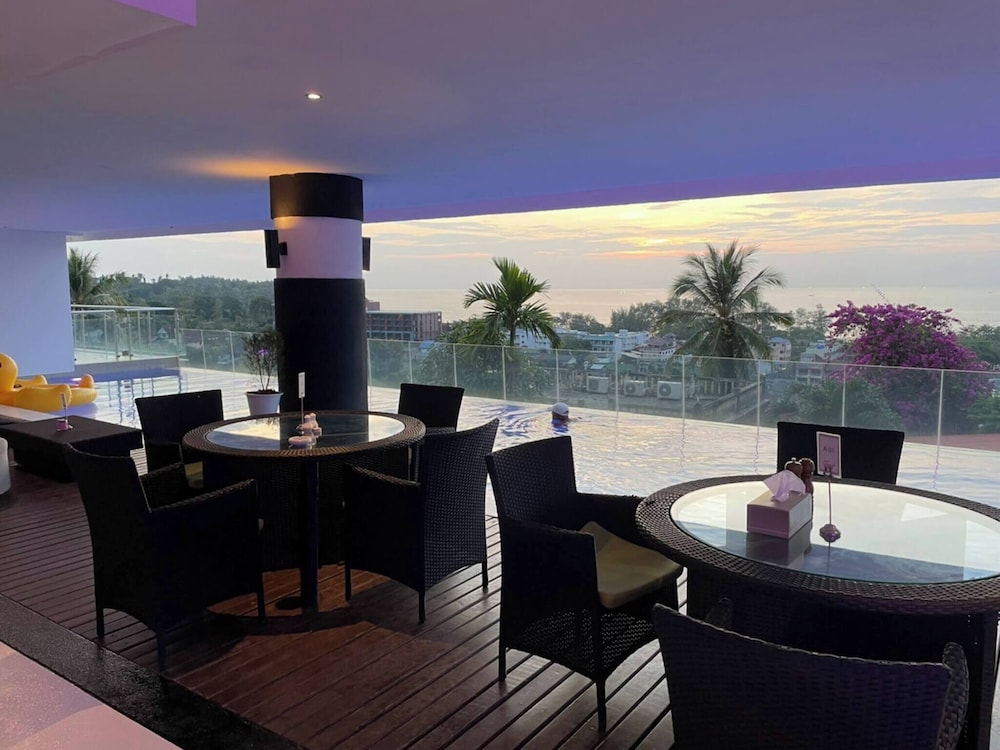 B12 - 2 Bedroom Condo With Pool Access, Karon Beach