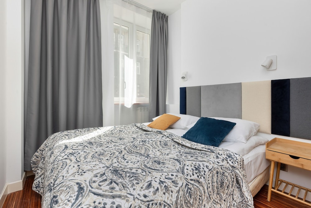 Rejtana Apartment Mokotów by Renters view 5