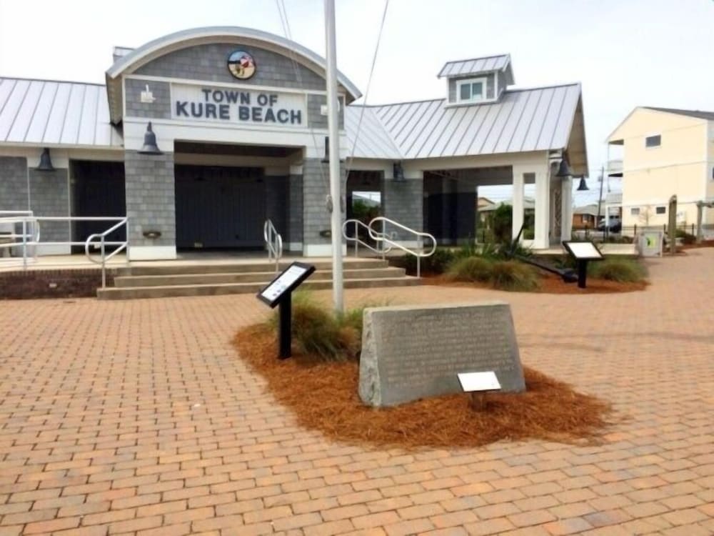 Seachelle - Fully Renovated Luxury Beach Cottage! Pet Friendly! 1 Bedroom Cottage by Redawning view 5