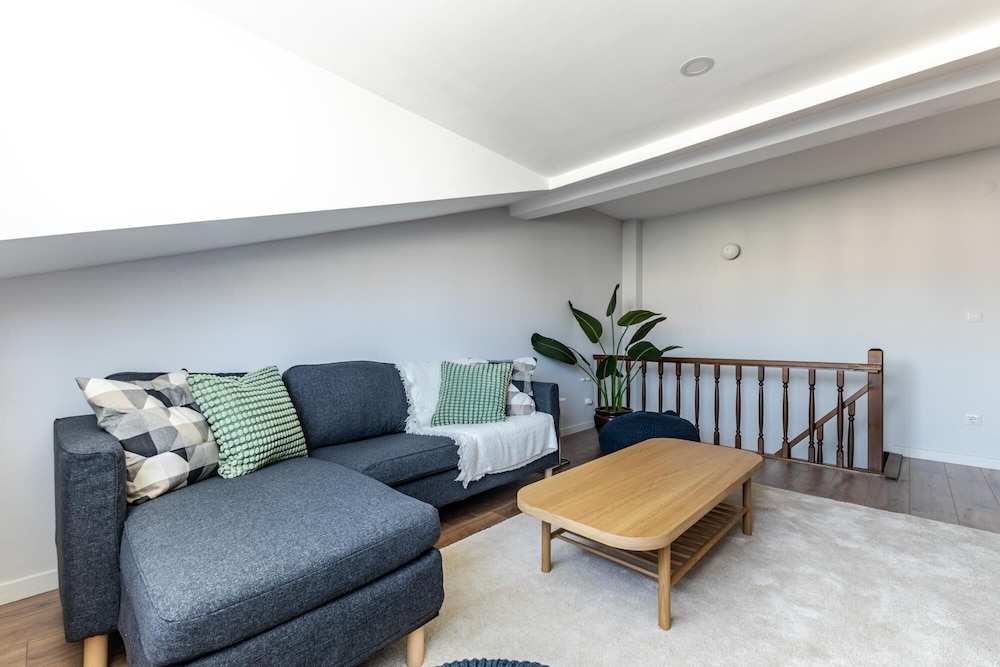 Superb Duplex Flat With Terrace in Umraniye