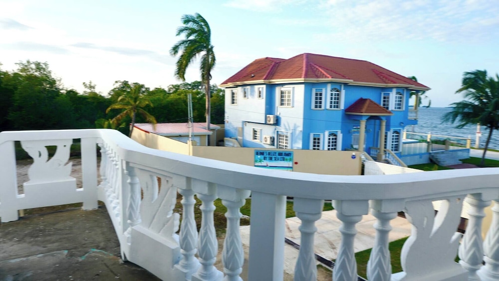 See Belize Seabreeze Sea View Studio With Balcony, Pool & Overwater Deck, 2nd FL