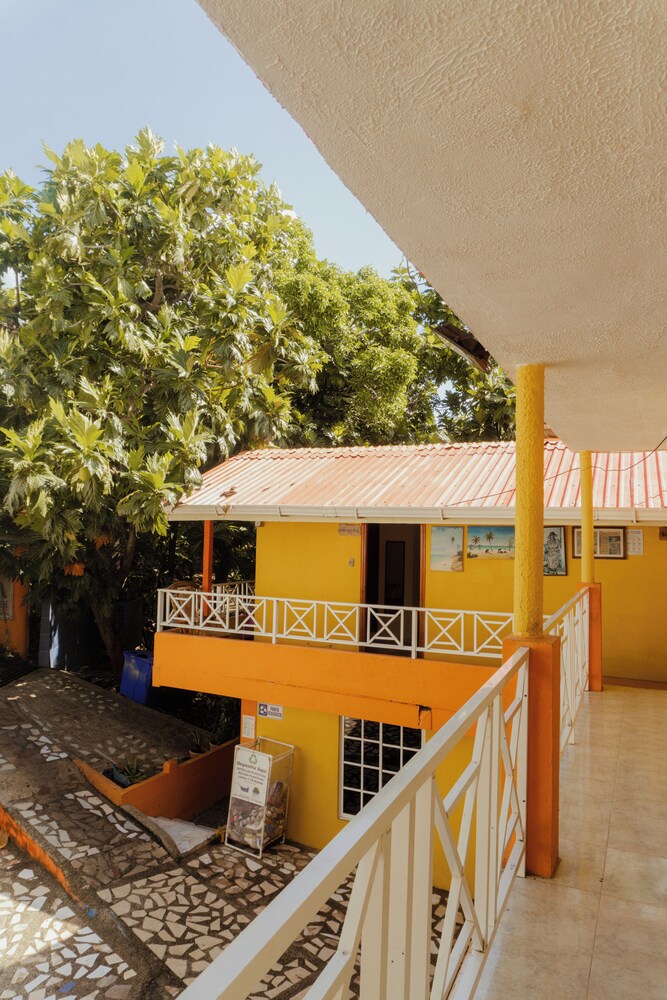 Dermas Inn