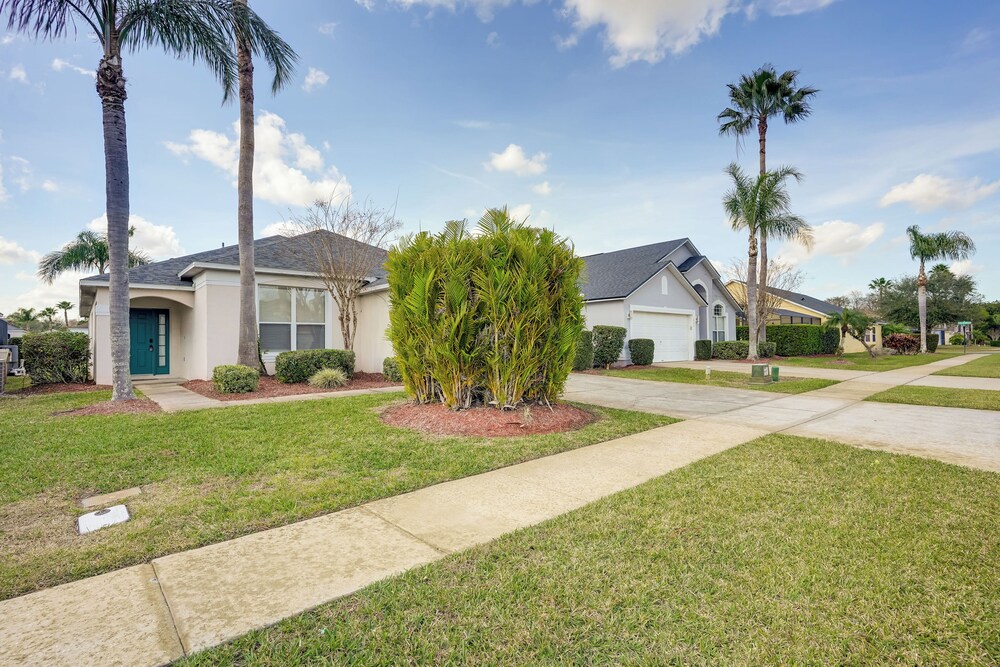 9 Mi to Disney: Home w/ Pool Table & Water Views!