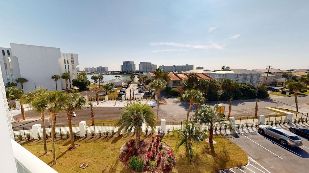 Dolphin Point 406b 2 Bedroom Condo