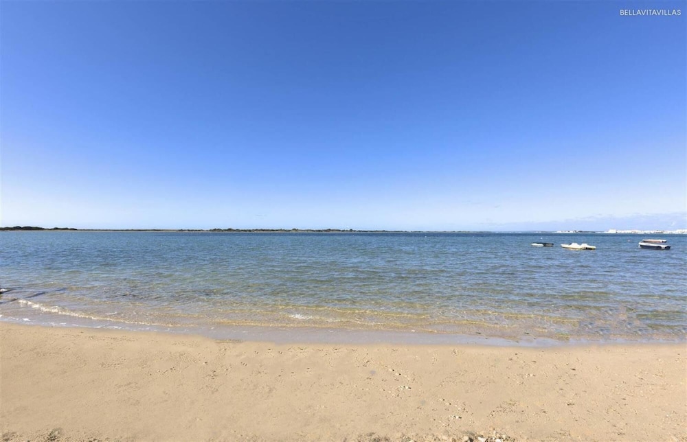 1075 Villa Castiglione view 4