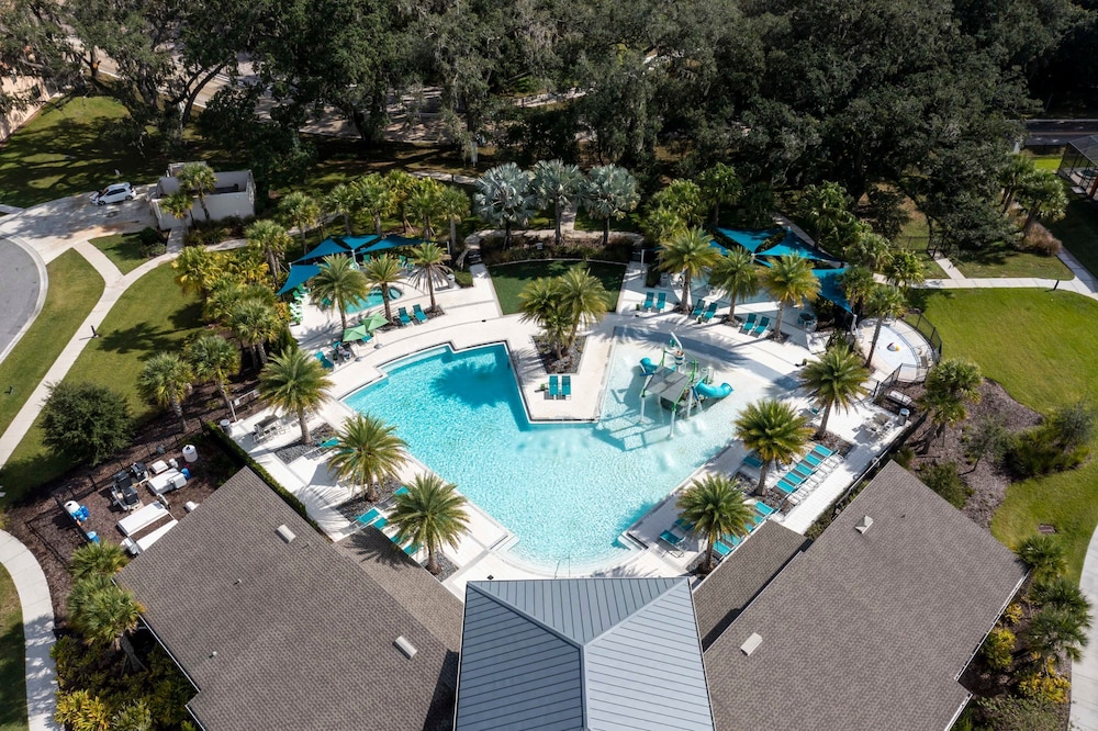 Family Friendly 12bd w Jacuzzi Veranda Palms 4401