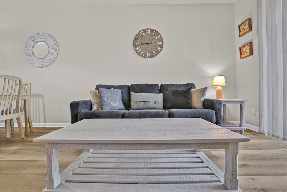 River Oaks 57c 2 Bedroom Condo