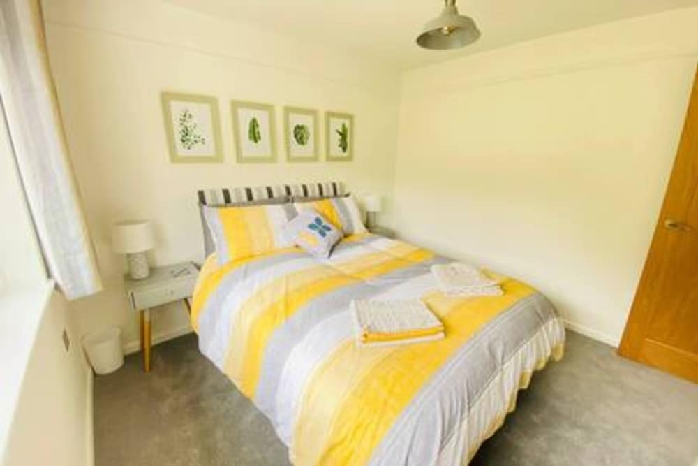 Mousehole Two-bed Bungalow With Parking