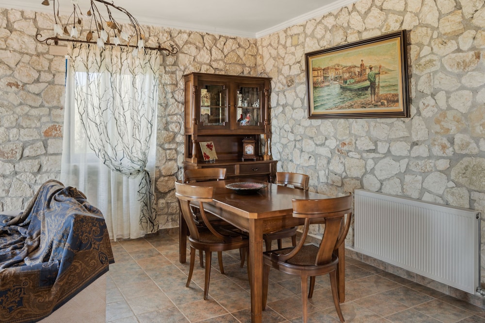 Stone House in Olive Grove