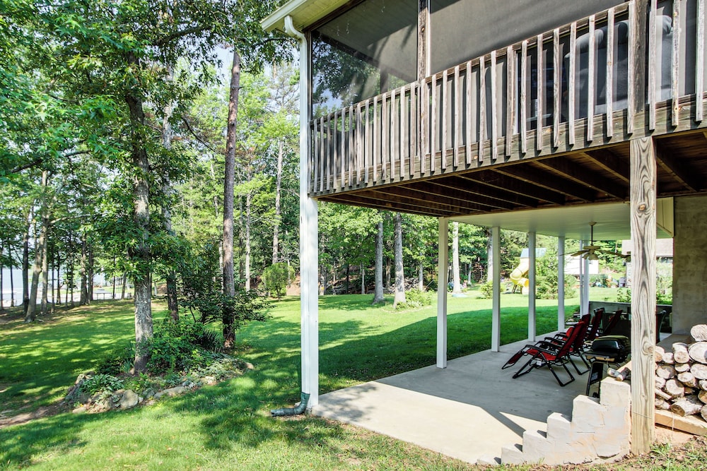 < 1 Mi to Marina: Fair Play Home on Lake Hartwell