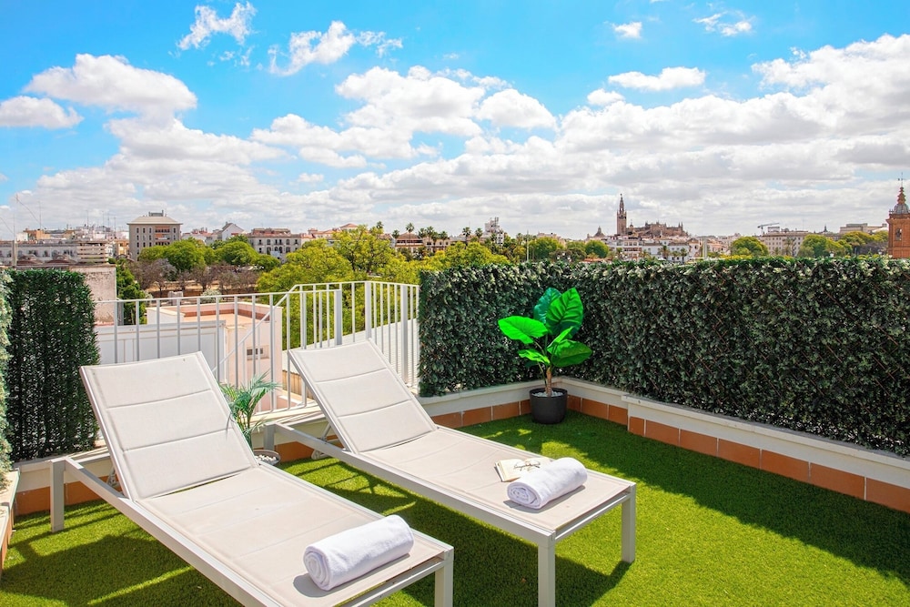Marvelous Penthouse With 3 Terraces in Triana. Castilla III