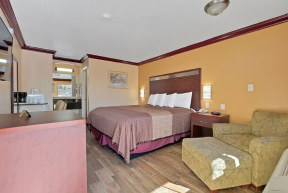 America's Deluxe Inn, photo 3