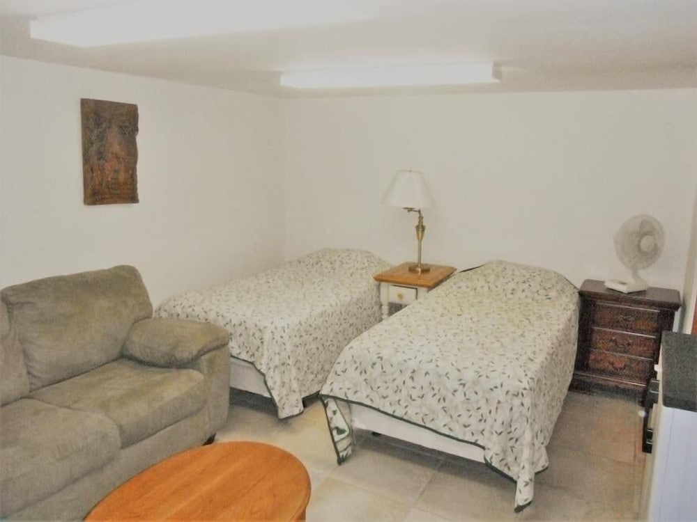 Sea Breeze - W007 Wonderful Beachfront Property For The Whole Family 2 Bedroom Home by RedAwning - Property Image 7