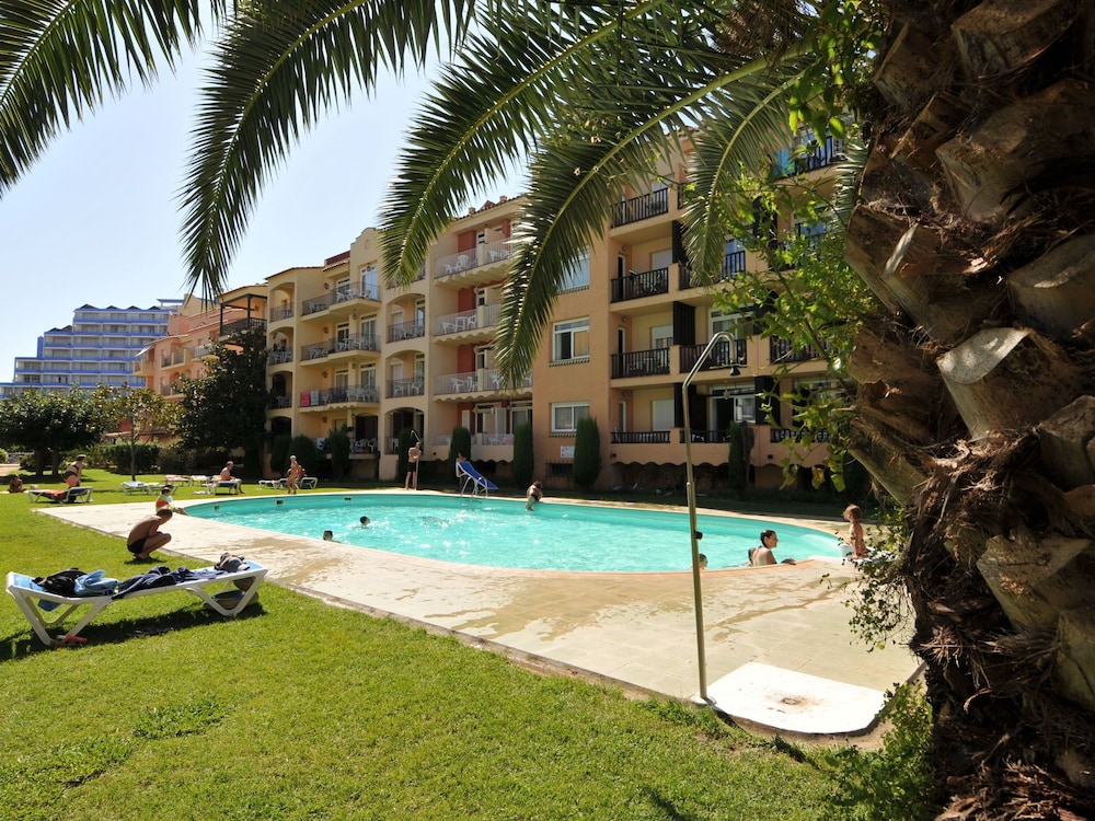 Holiday Apartment in a Complex near Sea photo 4