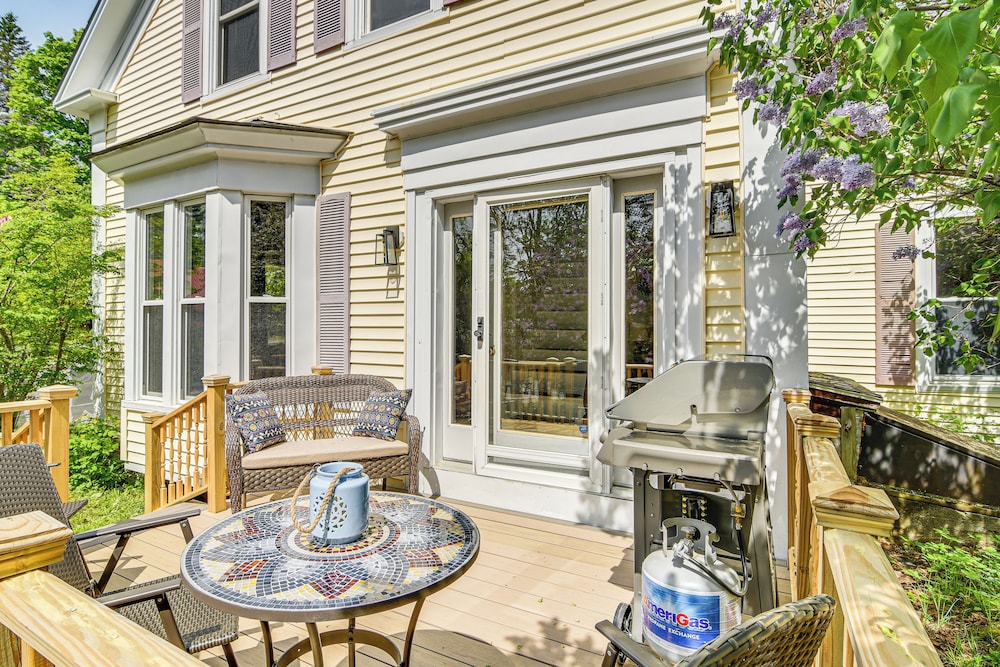 Charming Wilton Vacation Rental w/ Fire Pit view 3