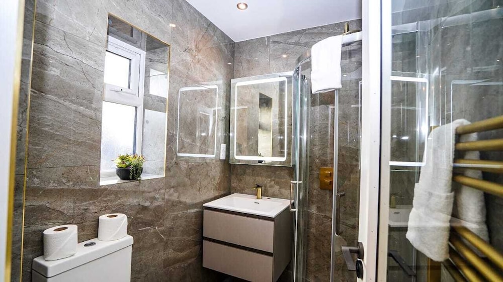4-Bed 3-Bath Haven Perfect for 8 Guests