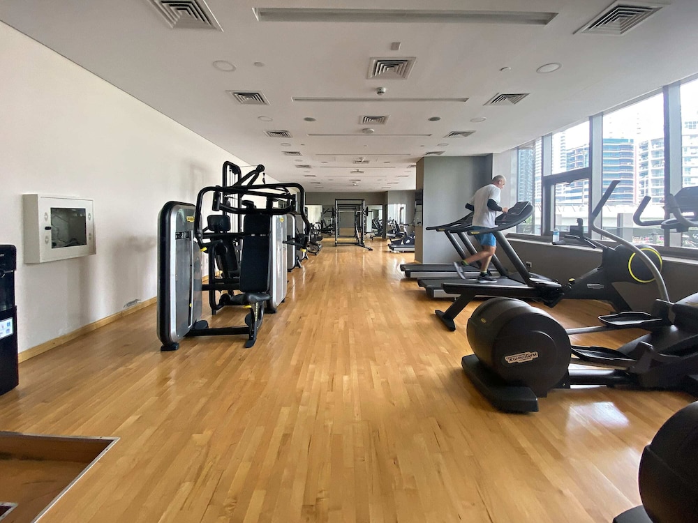 Silkhaus Dubai Marina Sparkle Tower Pool Gym
