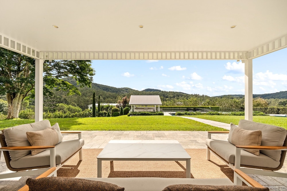 Elegant Bonogin Retreat on Expansive Acreage
