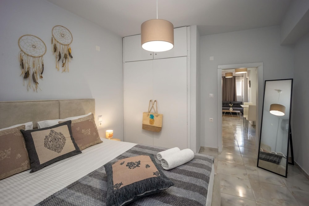 Urban Apartment by Estia view 3